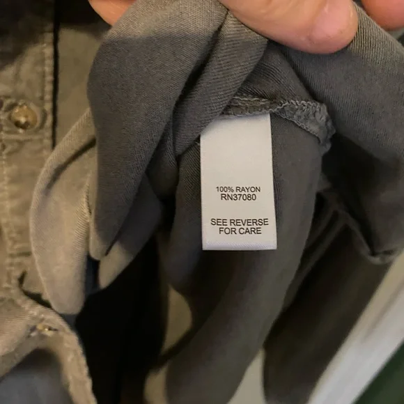 Cato Gray Button-Up long sleeve Shirt 100% rayon size XL 18 - Picture 6 of 7
